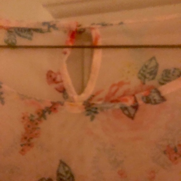 NWT NY Collection Ruffled Top - Picture 3 of 6